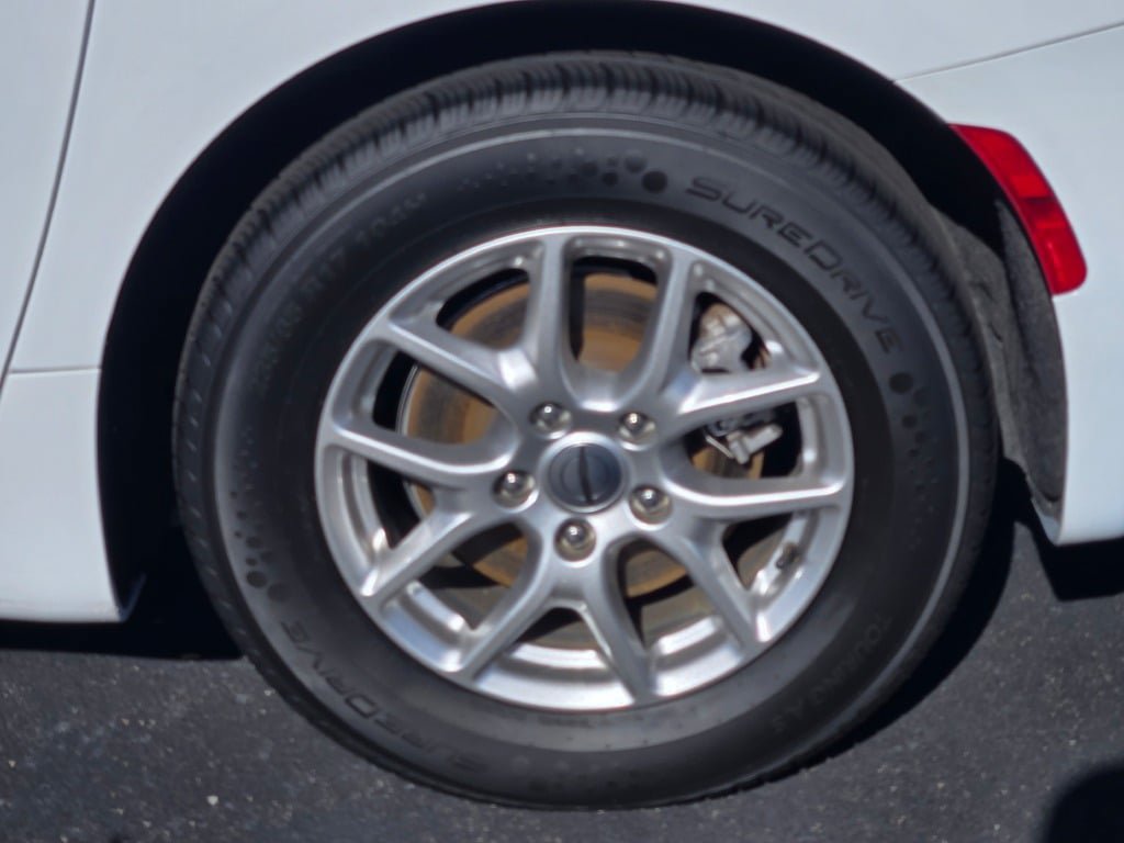 Used 2024 Chrysler Voyager LX FWD image 14