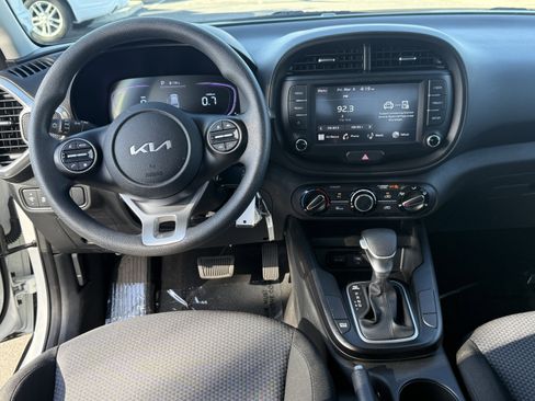 Certified 2025 Kia Soul LX image 24