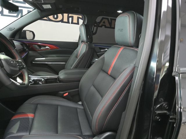 Used 2026 Chevrolet Traverse RS w/ LPO, Floor Liner Package AWD/4WD image 17