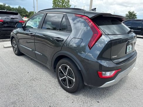 Certified 2024 Kia Niro EX FWD image 2