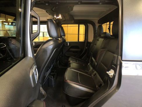 Used 2023 Jeep Gladiator Rubicon w/ Cold Weather Group AWD/4WD image 20