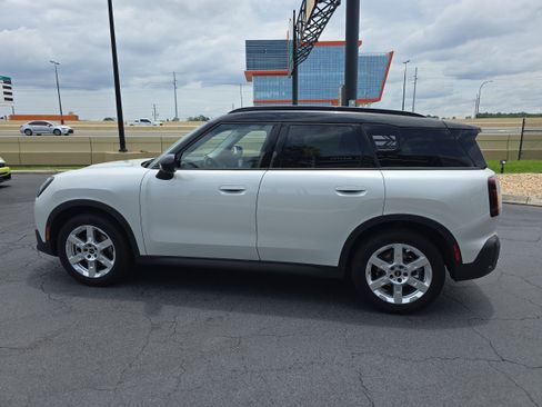 Used 2025 MINI Cooper Countryman S w/ Comfort Package Max image 6