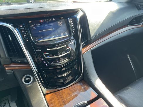 Used 2015 Cadillac Escalade Premium image 49