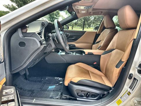 Used 2024 Lexus ES 350 Ultra Luxury w/ Accessory Package (Z2) FWD image 2