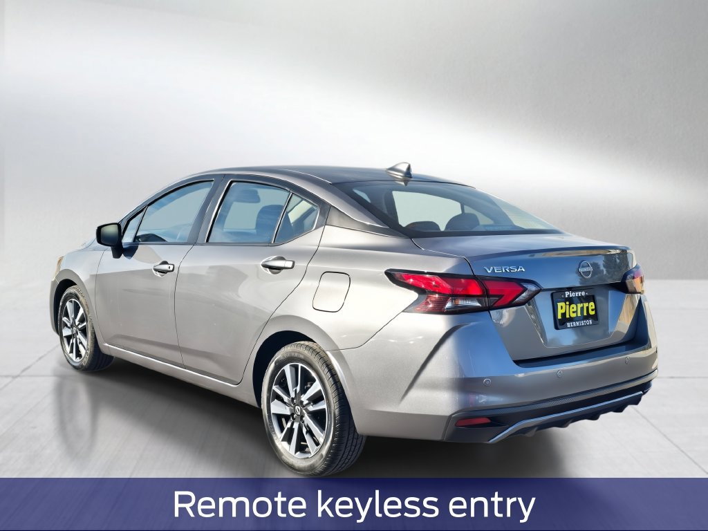 Used 2025 Nissan Versa SV FWD image 4