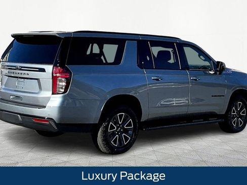 Certified 2024 Chevrolet Suburban Z71 w/ Luxury Package image 9