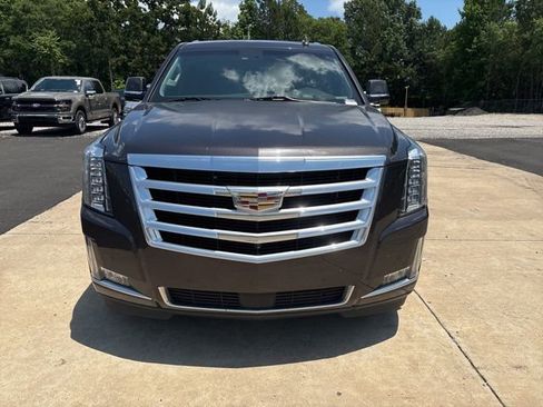 Used 2017 Cadillac Escalade ESV Premium Luxury AWD/4WD image 2