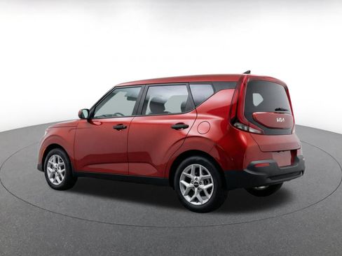 Used 2025 Kia Soul LX w/ LX Technology Package FWD image 7