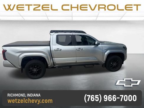 Used 2024 Toyota Tacoma SR5 AWD/4WD image 4