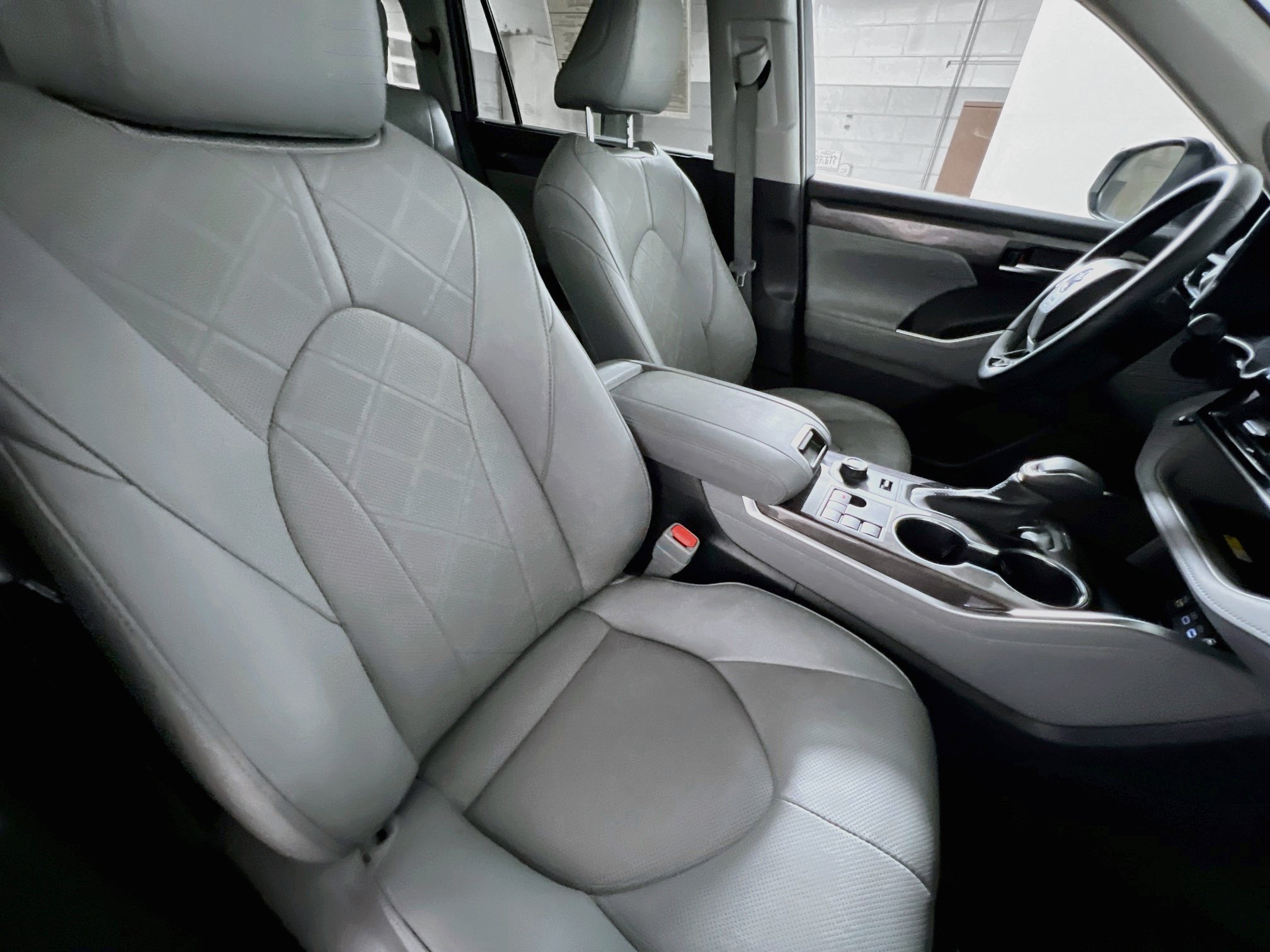 Used 2023 Toyota Highlander Platinum AWD/4WD image 31