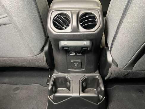 Used 2024 Jeep Wrangler Unlimited Sahara AWD/4WD image 11