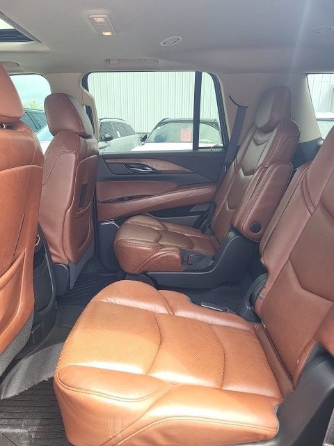 Used 2020 Cadillac Escalade Luxury AWD/4WD image 18