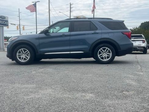 Used 2025 Ford Explorer Active RWD image 4