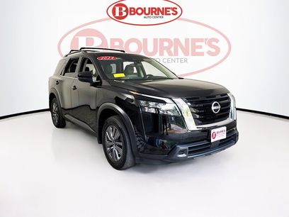 Used 2024 Nissan Pathfinder SV