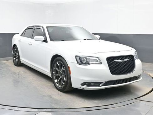Used 2016 Chrysler 300 S image 2