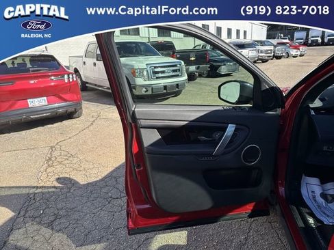 Used 2020 Land Rover Discovery Sport SE R-Dynamic image 19