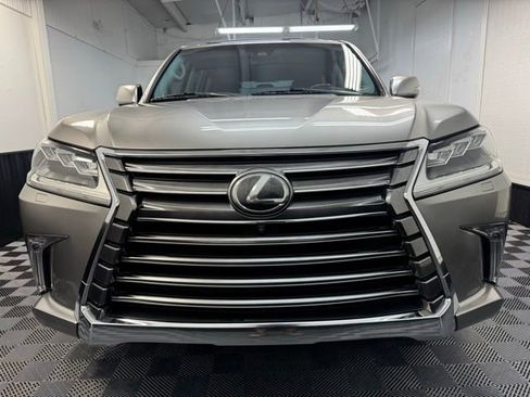 Used 2019 Lexus LX 570 4WD w/ Luxury Package image 2
