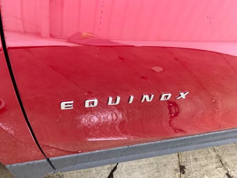 Used 2024 Chevrolet Equinox LT FWD image 27