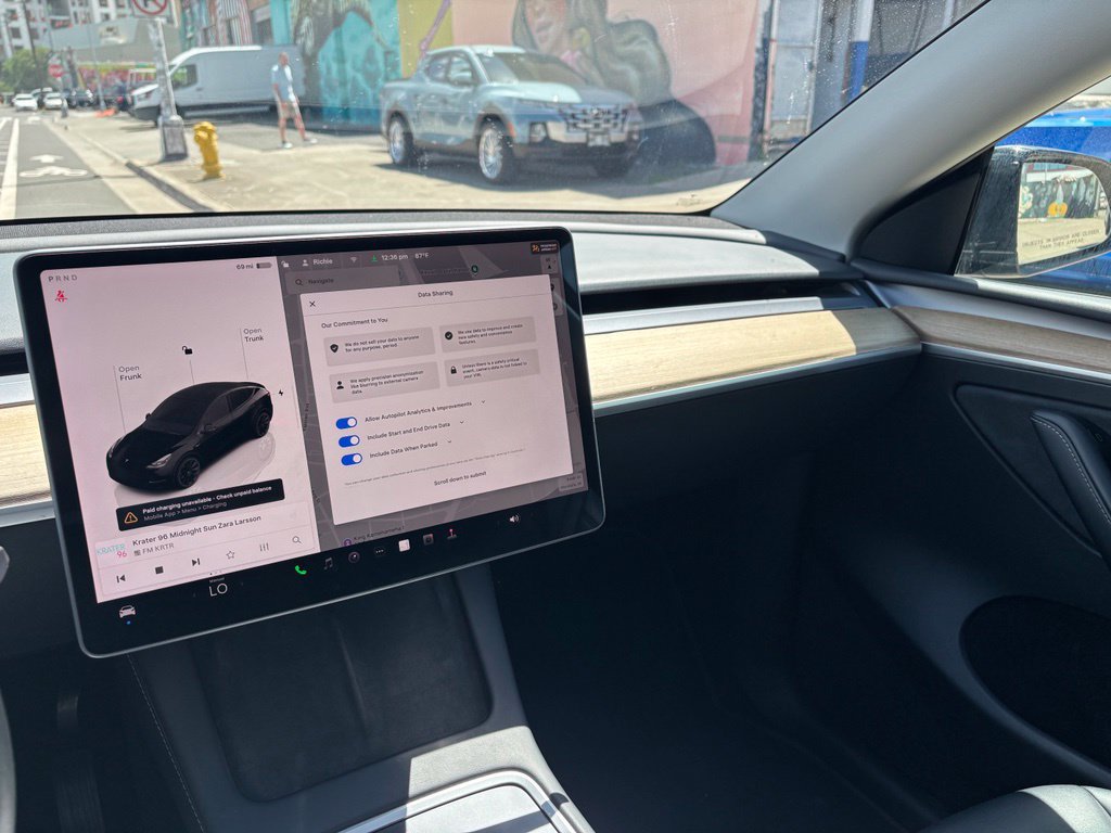 Used 2023 Tesla Model Y AWD image 18