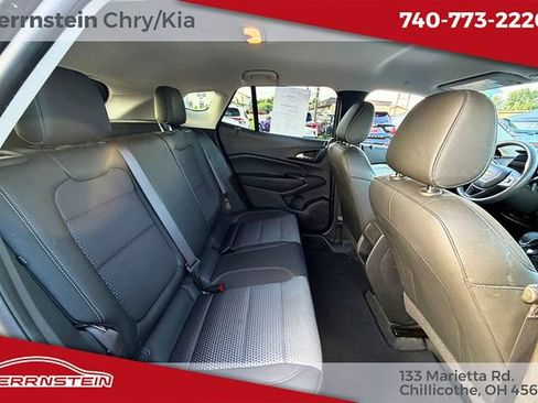 Used 2025 Chevrolet Trax LT FWD image 28