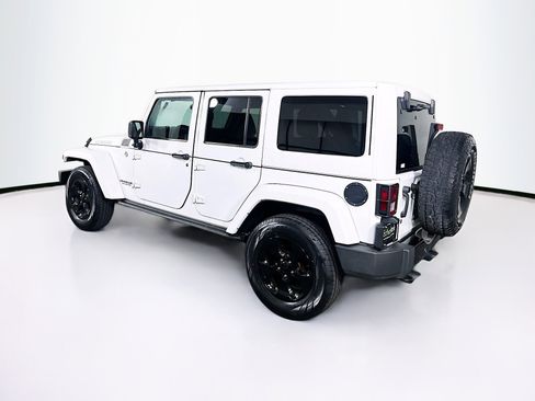 Used 2015 Jeep Wrangler Unlimited Sahara image 5