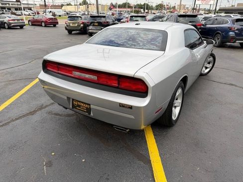Used 2012 Dodge Challenger SXT RWD image 25