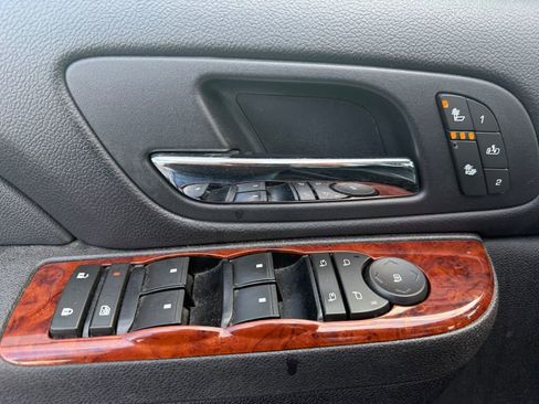 Used 2011 Chevrolet Tahoe LT image 13