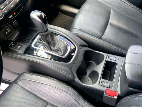 Used 2020 Nissan Rogue Sport SL w/ Premium Package FWD image 18