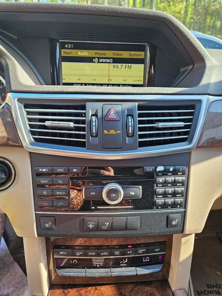 Used 2011 Mercedes-Benz E 350 4MATIC Sedan image 37