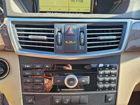 Used 2011 Mercedes-Benz E 350 4MATIC Sedan image 37