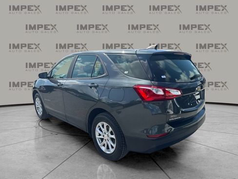 Used 2020 Chevrolet Equinox LS FWD image 3