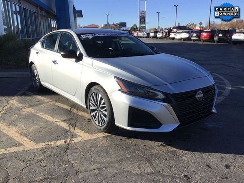 Used 2024 Nissan Altima 2.5 SV image 1