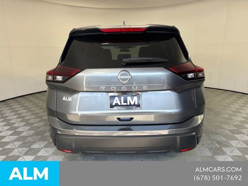 Used 2025 Nissan Rogue SV image 8