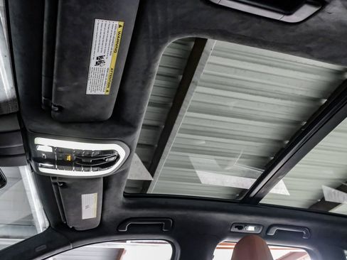 Used 2018 Porsche Cayenne Turbo image 21