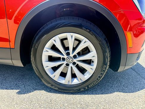 Used 2018 Volkswagen Tiguan SE AWD/4WD image 10