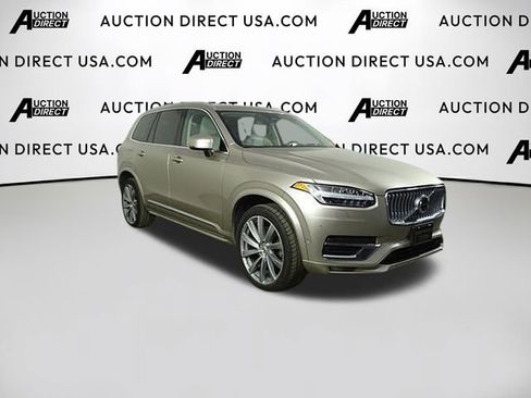 Used 2023 Volvo XC90 B6 Plus image 2