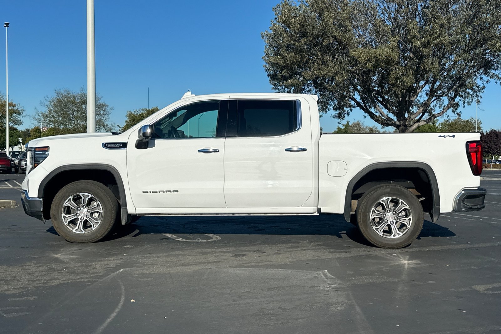 Used 2026 GMC Sierra 1500 SLT AWD/4WD image 7