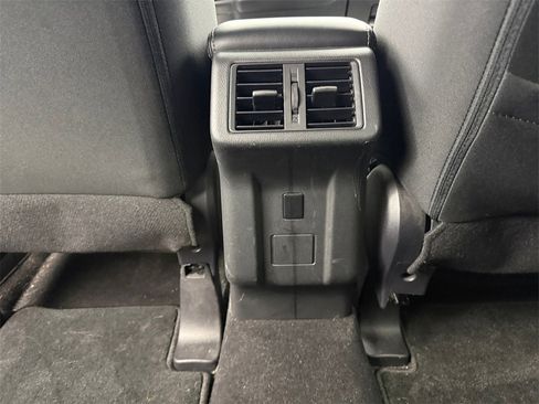 Used 2020 Mitsubishi Outlander ES image 28