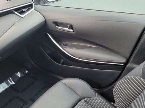 Used 2025 Toyota Corolla XSE FWD image 13