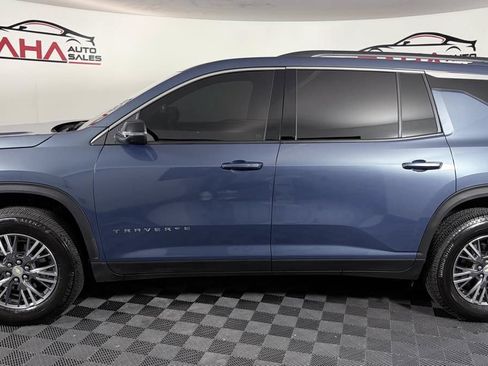 Used 2026 Chevrolet Traverse LT FWD image 3
