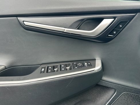 Used 2024 Kia EV6 Light image 11