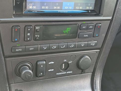 Used 2003 Ford Thunderbird RWD image 21