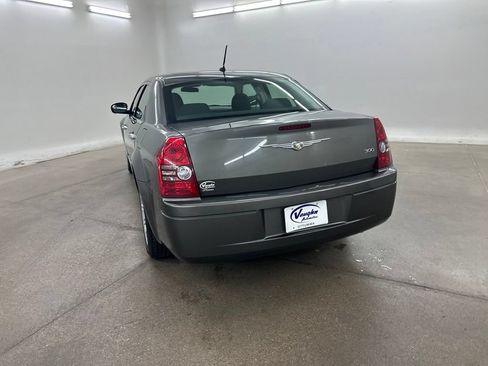 Used 2008 Chrysler 300 LX RWD image 10