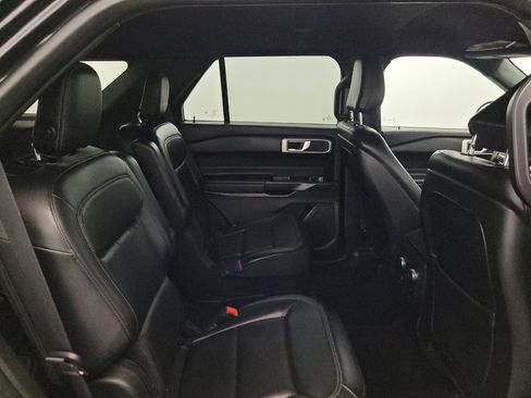 Used 2020 Ford Explorer XLT w/ Equipment Group 202A RWD image 19