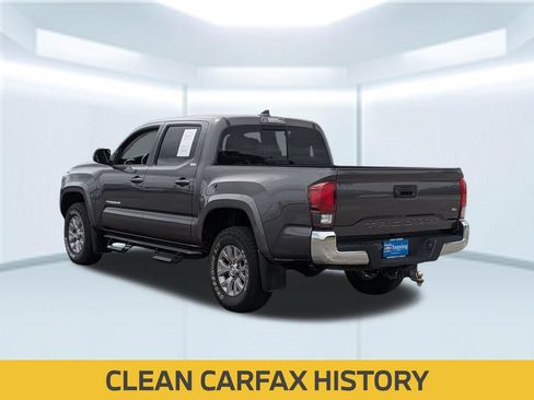 Used 2018 Toyota Tacoma SR5 RWD image 3