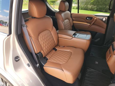 Used 2024 INFINITI QX80 Sensory AWD/4WD image 16