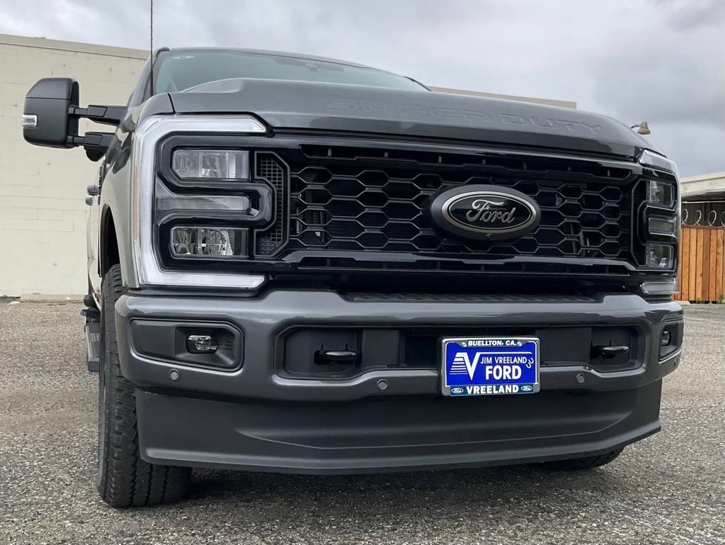 New 2026 Ford F250 Lariat w/ Black Appearance Package AWD/4WD image 60