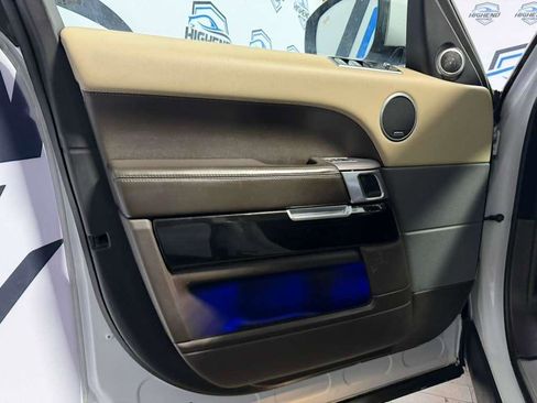 Used 2018 Land Rover Range Rover Sport HSE image 11