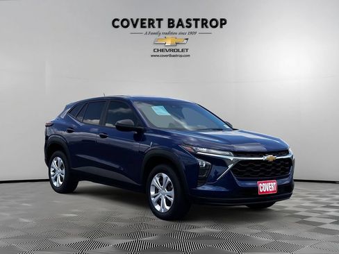 Used 2024 Chevrolet Trax LS w/ Driver Confidence Package FWD image 12
