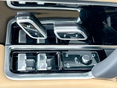 New 2026 Land Rover Range Rover SE image 23